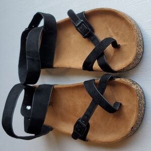 Anna Black Strappy Suede Sandals 8.5 NWOT